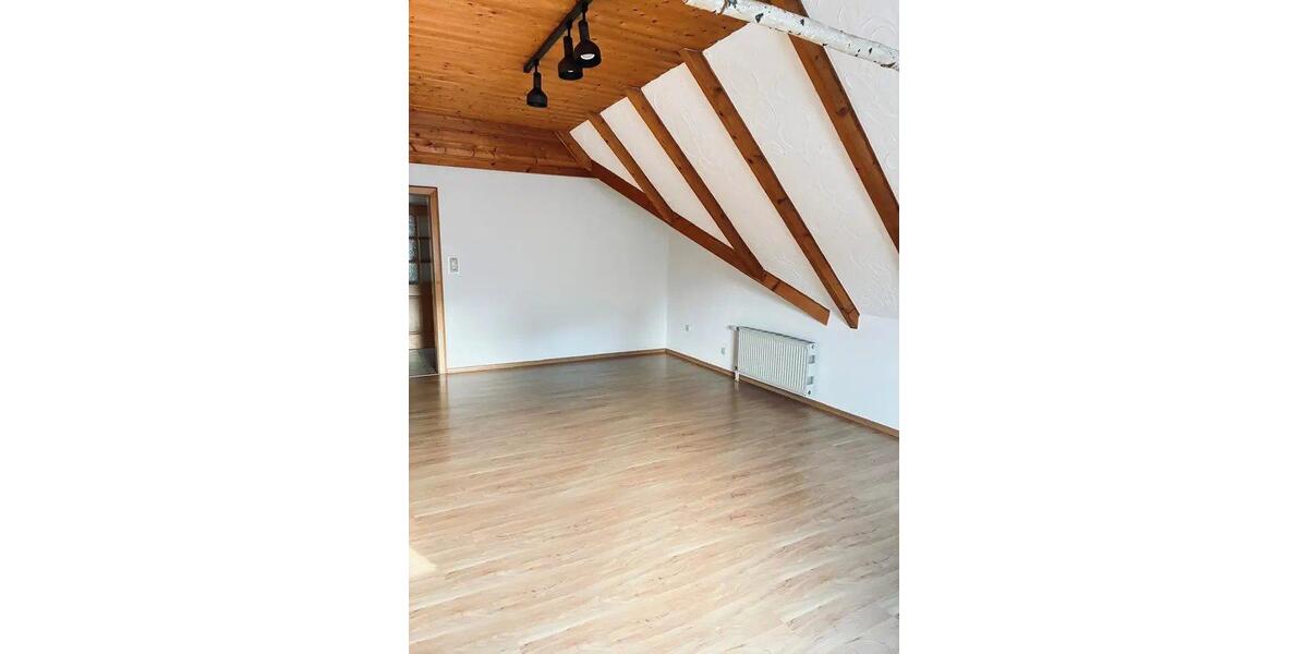 Dachgeschoßwohnung Deuerling - 3 Zimmer, 85 m&sup2;, 750&euro; | Angebot:26700348