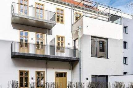 hochwertig sanierter Erstbezug! Herzlich Willkommen in Deiner neuen Wohnung im Napoleonpalais! 5 zimmer