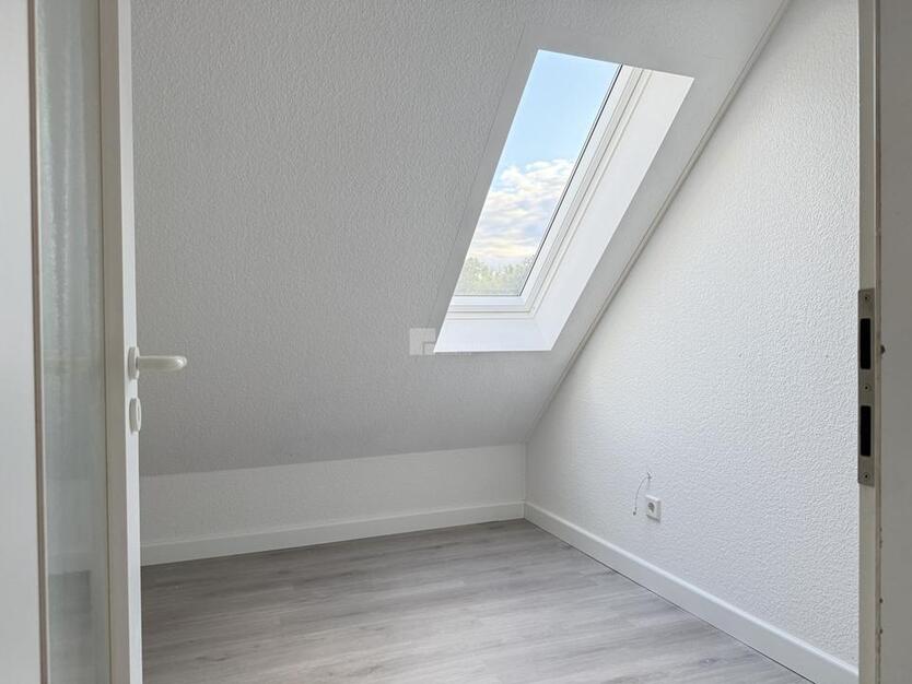 Schönes Wohnen in der City - geräumige 2,5 Zimmer + Galerie mit Ausblick über die Dächer der Stadt zimmer