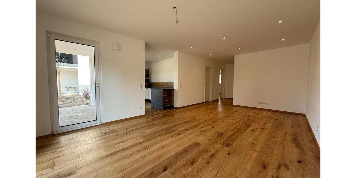 Erdgeschoßwohnung Tüßling - 3 Zimmer, 100 m&sup2;, 1.275&euro; | Angebot:25844843