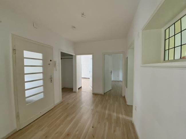 Etagenwohnung Gelsenkirchen - 3 Zimmer, 110 m&sup2;, 660&euro; | Angebot:26663111