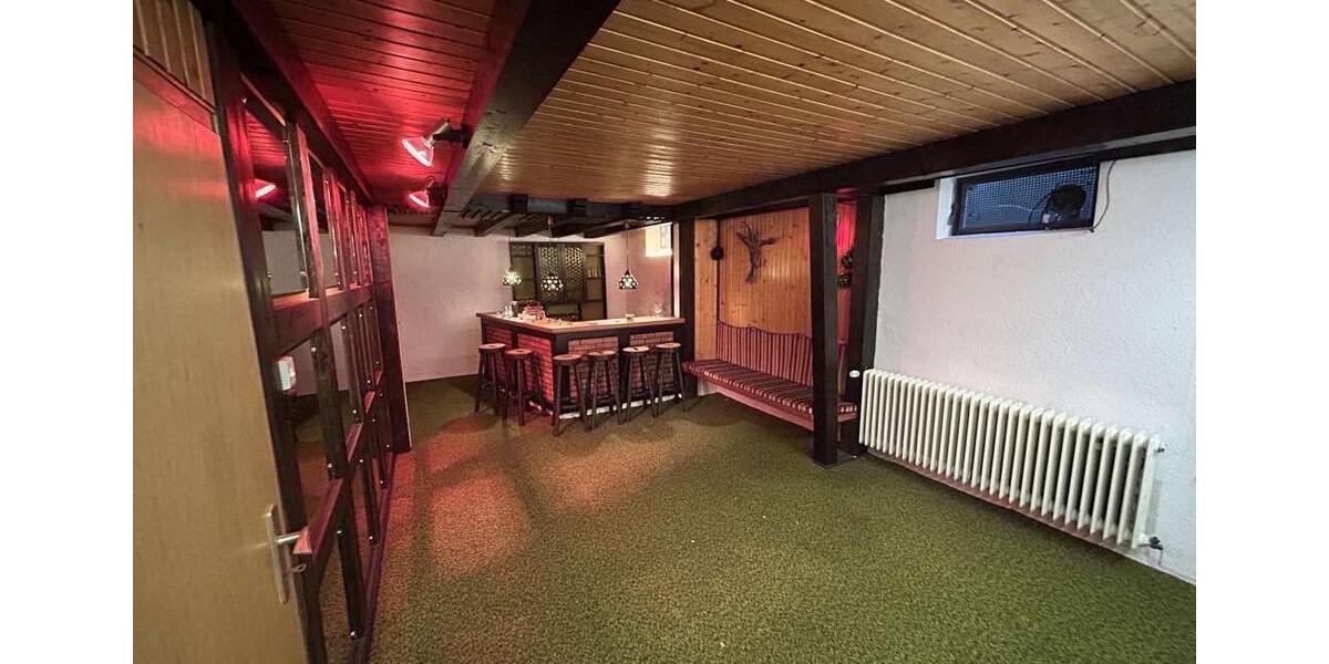 Erdgeschoßwohnung Niederkassel - 2 Zimmer, 100 m&sup2;, 1.600&euro; | Angebot:26120924