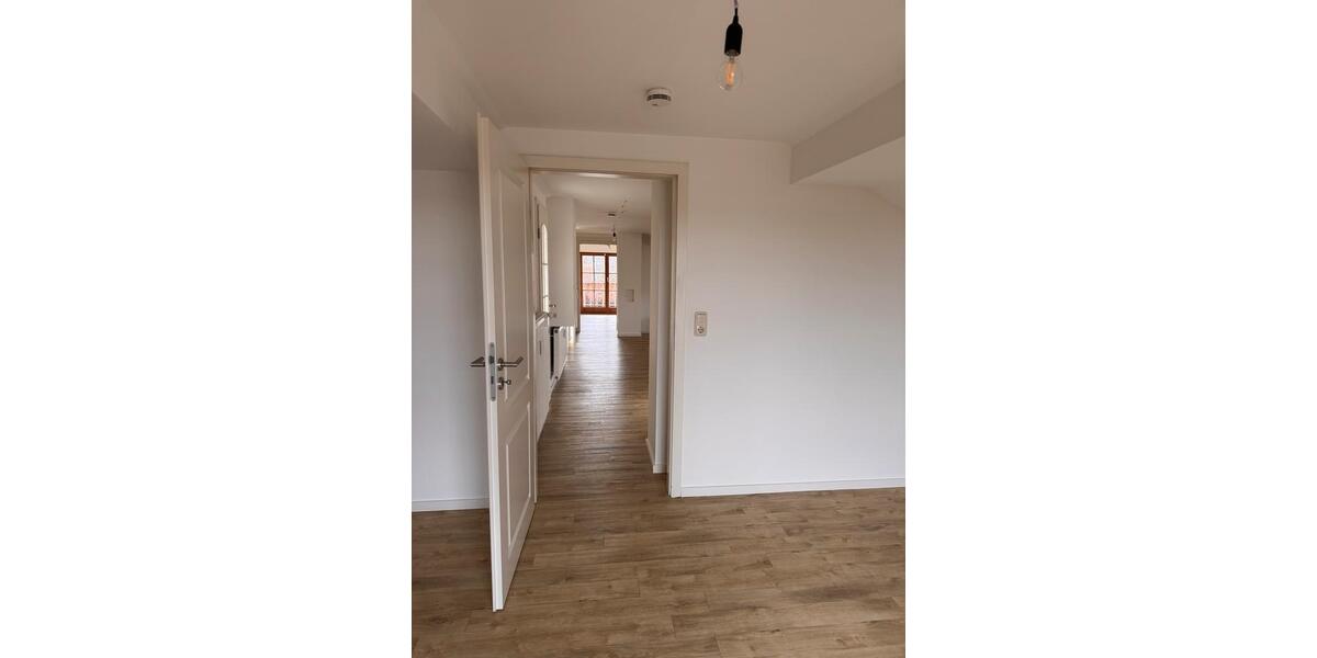 Dachgeschoßwohnung Amerang - 3 Zimmer, 70 m&sup2;, 1.000&euro; | Angebot:25270365