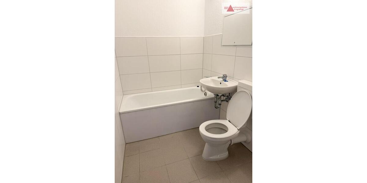 Etagenwohnung Geyer - 3 Zimmer, 55 m&sup2;, 265&euro; | Angebot:26247903