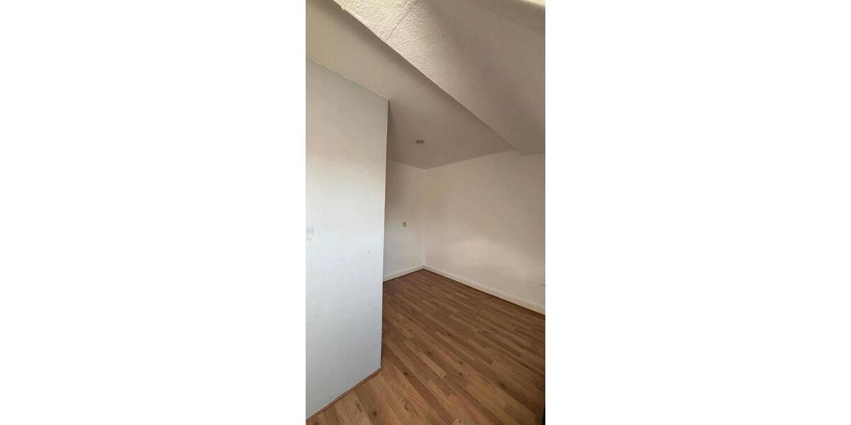 Dachgeschoßwohnung Birkenau - 3 Zimmer, 90 m&sup2;, 950&euro; | Angebot:26701066