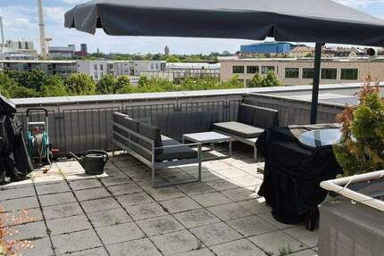 Wunderschöne 3-Zi Wohnung mit Dachterrasse und EBK