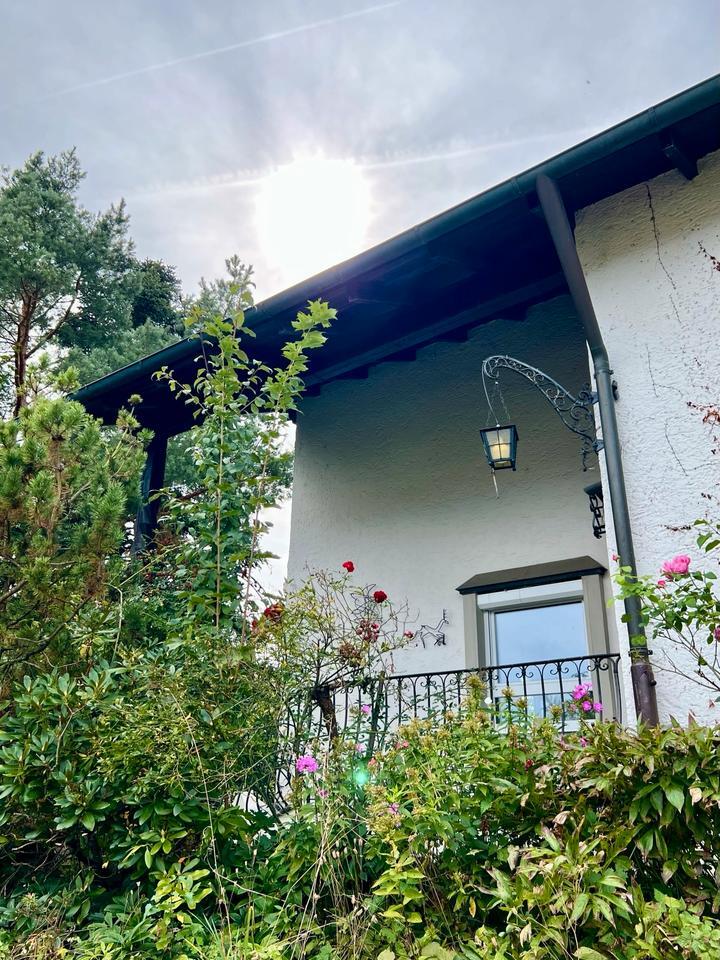 Exklusives Einfamilienhaus - kernsaniert, Garten, Garage & EBK