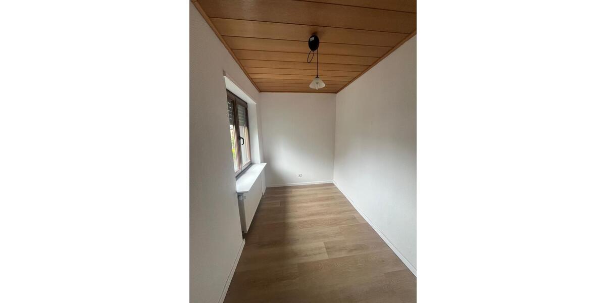 Etagenwohnung Völklingen - 4 Zimmer, 91 m&sup2;, 650&euro; | Angebot:26662959