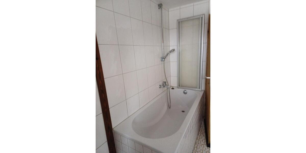 Erdgeschoßwohnung Münchberg - 3 Zimmer, 72 m&sup2;, 400&euro; | Angebot:25049293