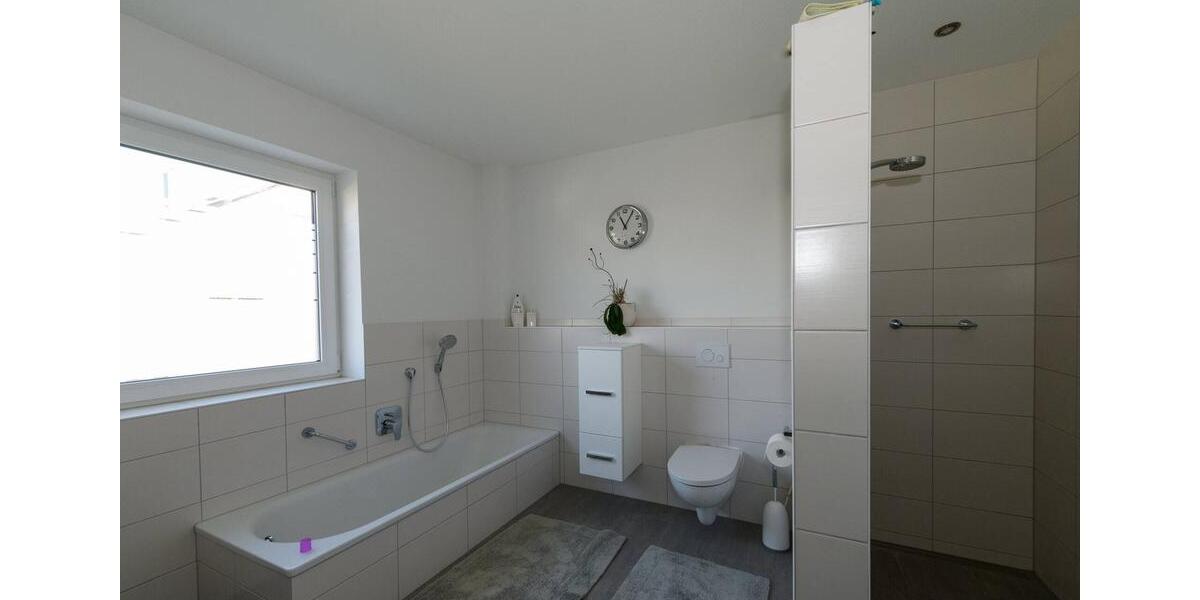 Doppelhaushälfte Ingolstadt Nordost - 5 Zimmer, 145 m&sup2;, 1.690&euro; | Angebot:26579076