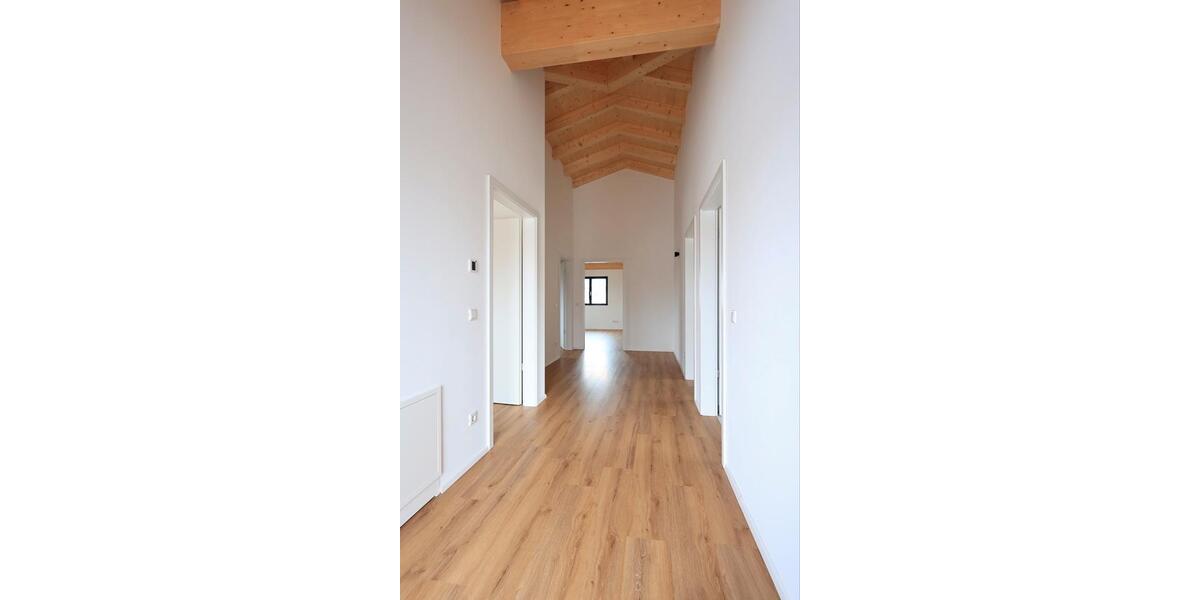 Dachgeschoßwohnung Hohenlinden - 3 Zimmer, 99 m&sup2;, 1.890&euro; | Angebot:25420734