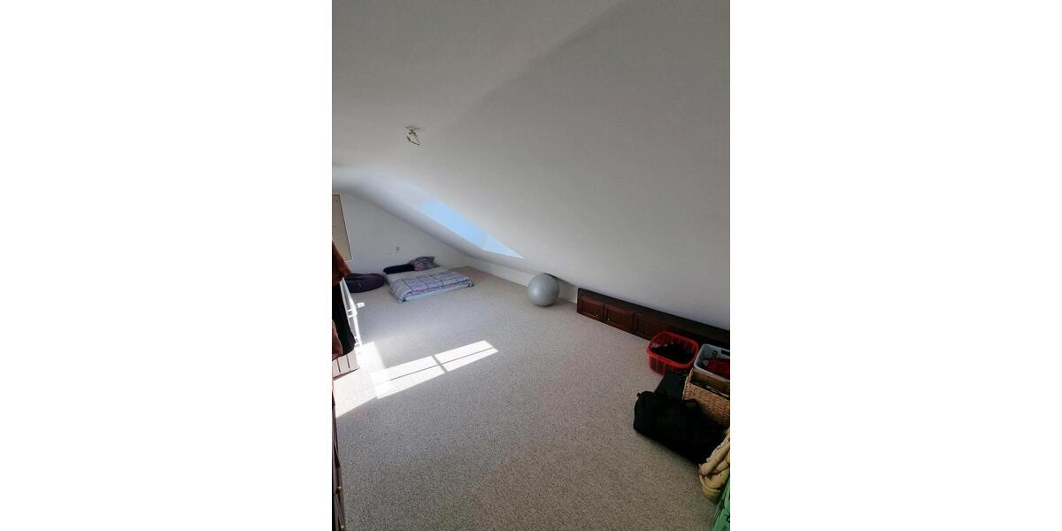 Wohnen auf Zeit Ludwigsburg Oßweil - 10 Zimmer, 300 m&sup2;, 850&euro; | Angebot:25237548