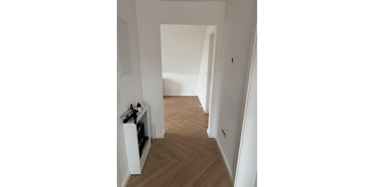 Dachgeschoßwohnung Rüsselsheim am Main - 2 Zimmer, 65 m&sup2;, 1.400&euro; | Angebot:24713144