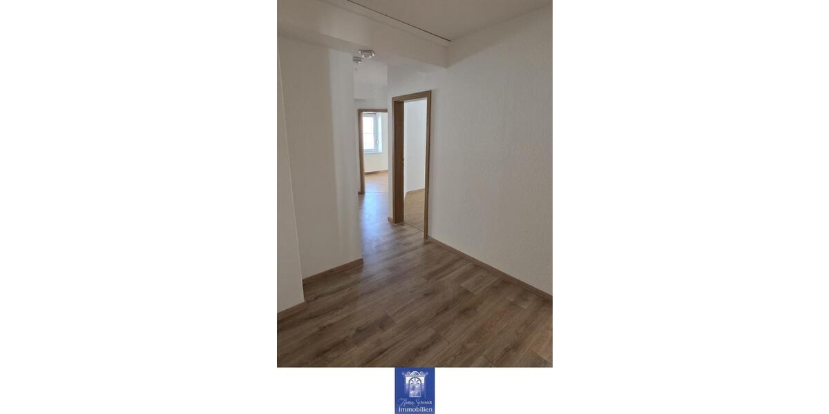 Erdgeschoßwohnung Großschirma - 4 Zimmer, 74 m&sup2;, 475&euro; | Angebot:26432015