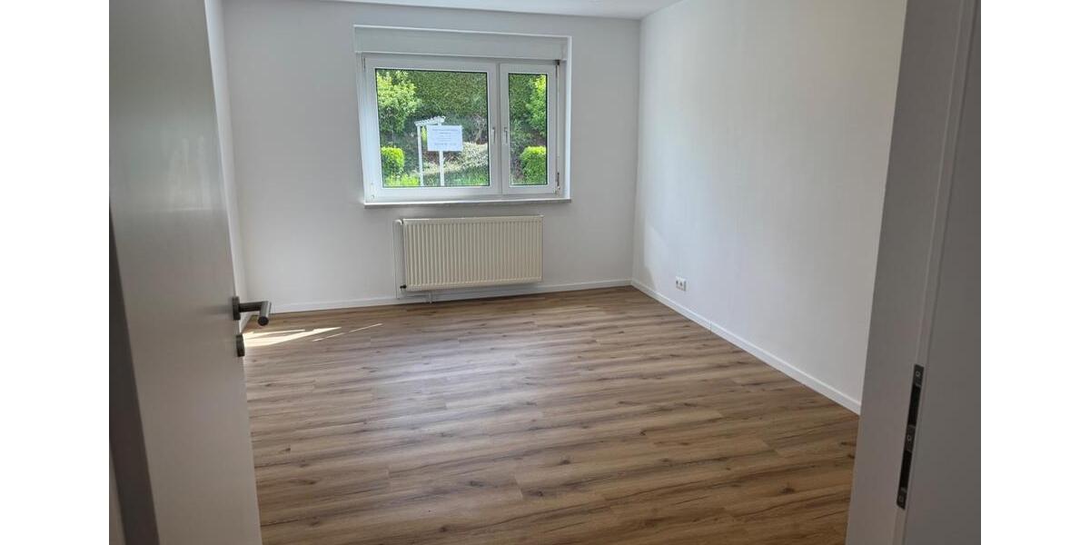 Hochparterre Hainichen - 3 Zimmer, 60 m&sup2;, 390&euro; | Angebot:26638412