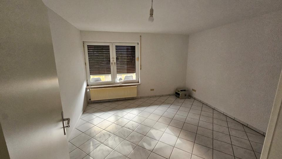 Etagenwohnung Wiesbaden Biebrich - 4 Zimmer, 1.800&euro; | Angebot:23472173