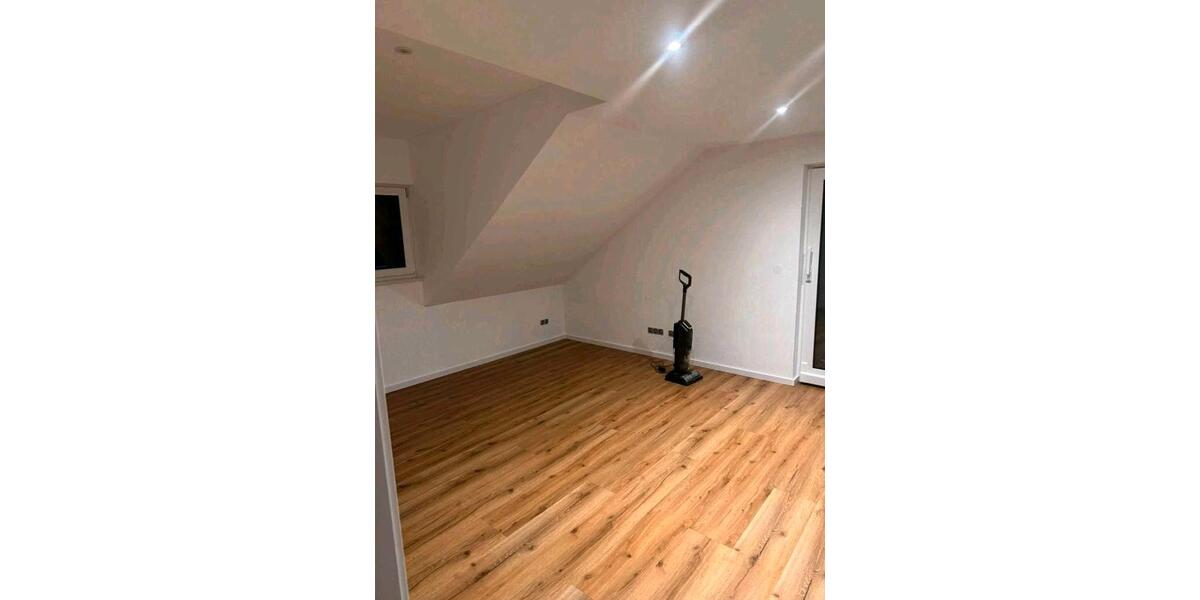 Dachgeschoßwohnung Hanau Groß-Steinheim - 2.5 Zimmer, 76 m&sup2;, 1.250&euro; | Angebot:25971730