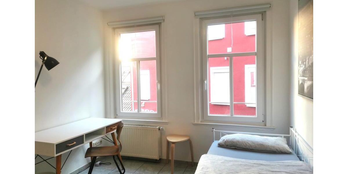 Gästezimmer mit Wlan, Gästeküche, EtagenDuscheWc, Waschmaschine 1 zimmer