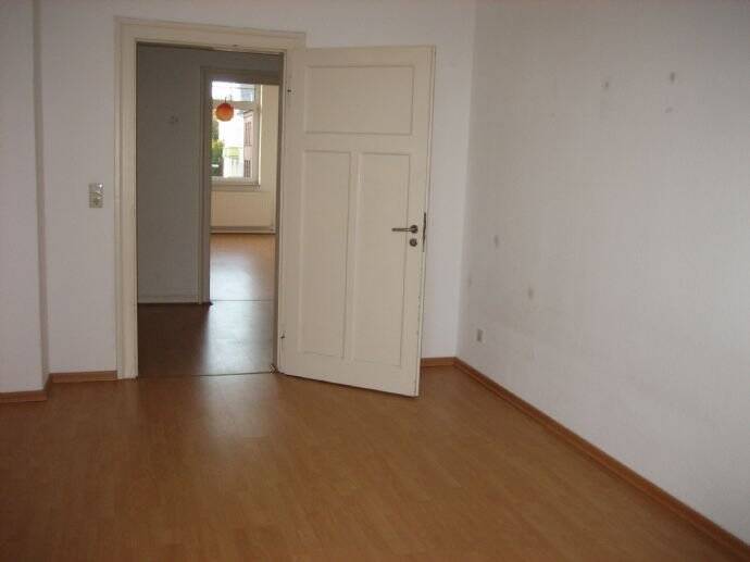 Zimmer Hildesheim Ost - 5 Zimmer, 141 m&sup2;, 1.250&euro; | Angebot:26028576