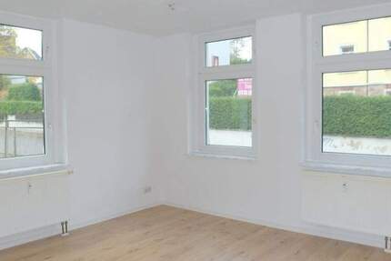 Wittgensdorf: Geräumige Familienwohnung mit Laminat 