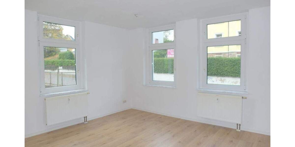 Wittgensdorf: Geräumige Familienwohnung mit Laminat 