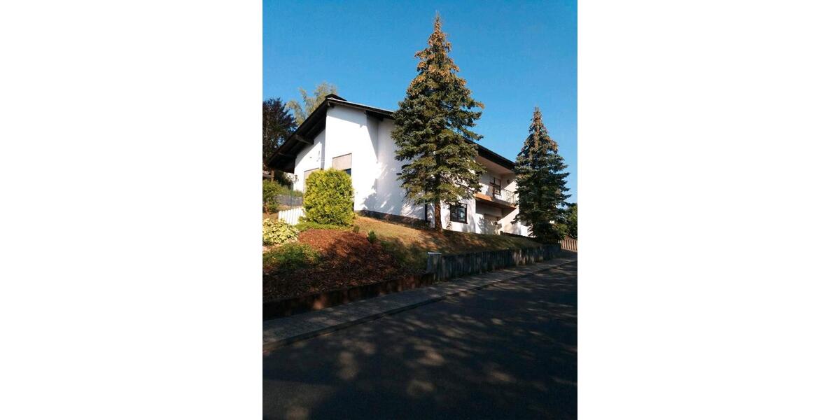 Einfamilienhaus Hermeskeil - 5 Zimmer, 200 m&sup2;, 1.500&euro; | Angebot:26400257