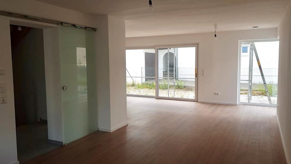 Doppelhaushälfte Mindelheim - 5 Zimmer, 170 m&sup2;, 2.150&euro; | Angebot:24107915