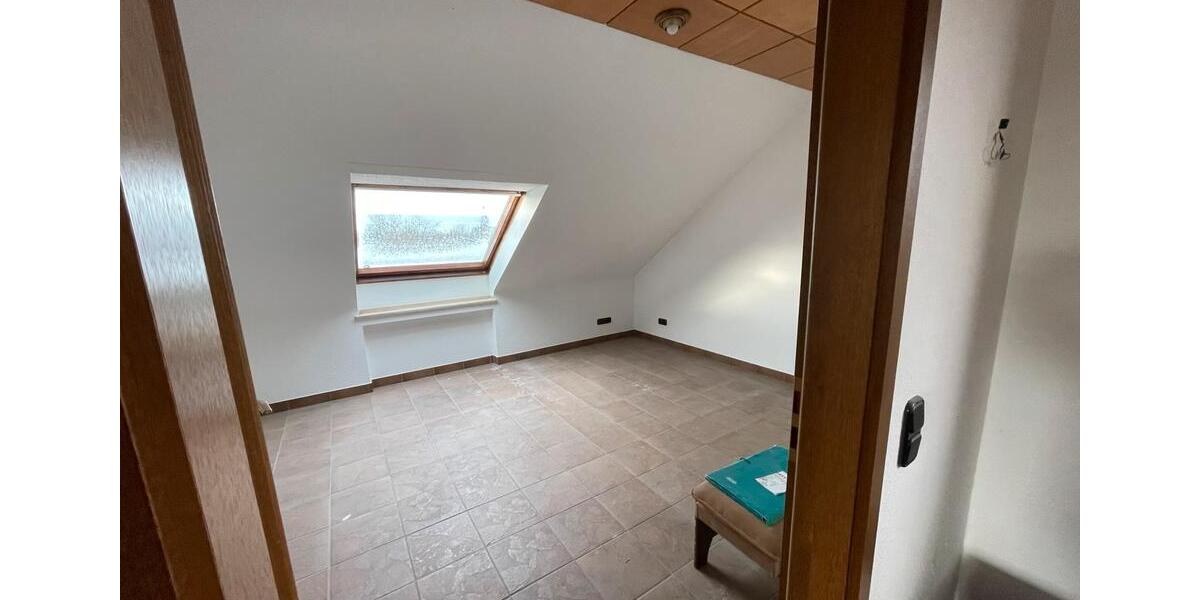 Dachgeschoßwohnung Mönchengladbach - 2 Zimmer, 70 m&sup2;, 690&euro; | Angebot:24454370