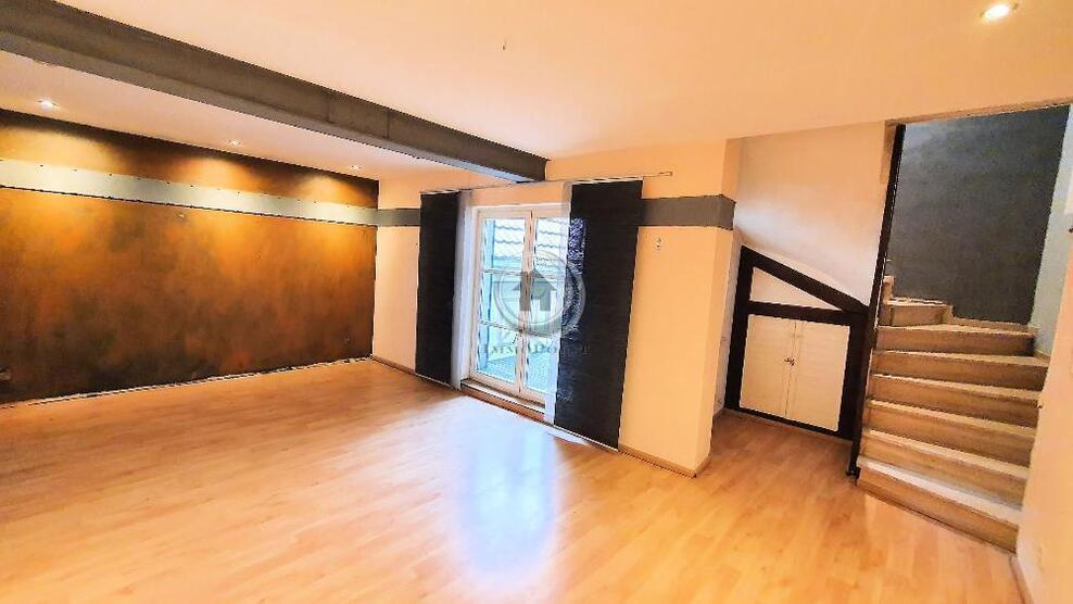 !!! ImmoPoint !!! wie ein Haus für sich !!! wohnen über 2 Etagen & 2 Balkonen - ZENTRUM ( IP 3 LU 110)