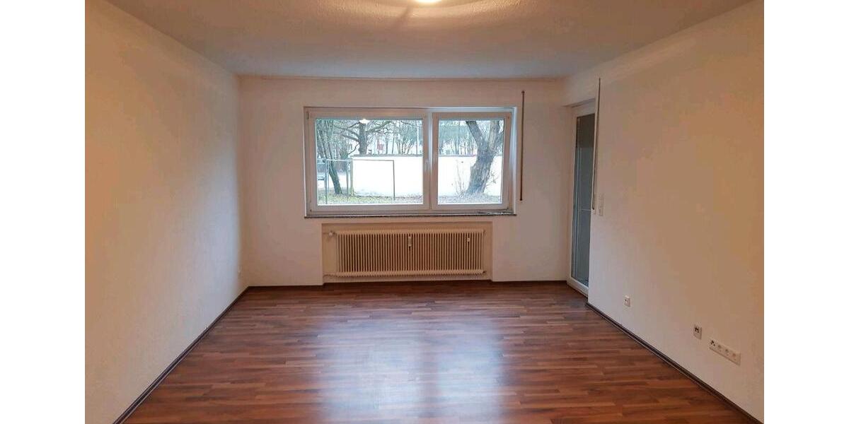Erdgeschoßwohnung Sindelfingen Eichholz - 3 Zimmer, 77 m&sup2;, 1.100&euro; | Angebot:26535950