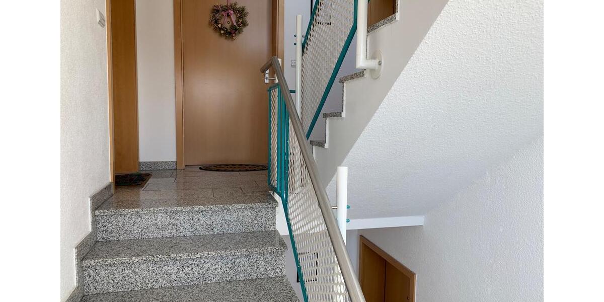 Etagenwohnung Aßlar - 3 Zimmer, 90 m&sup2;, 950&euro; | Angebot:26705438