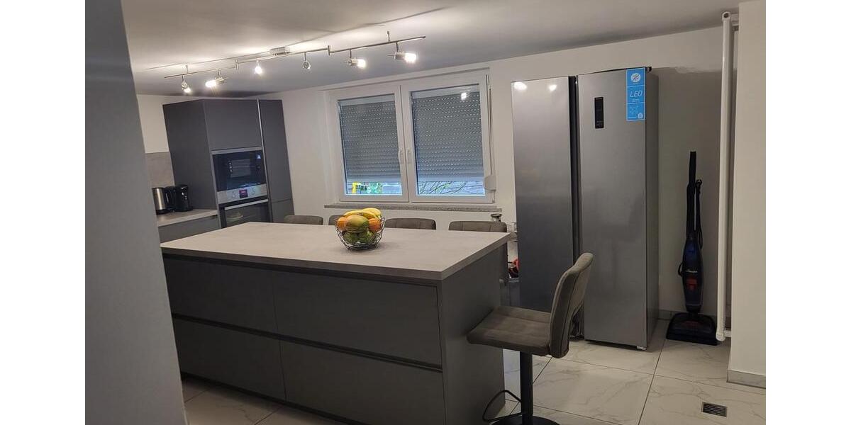 Etagenwohnung Lauffen am Neckar - 3 Zimmer, 100 m&sup2;, 1.200&euro; | Angebot:26538978
