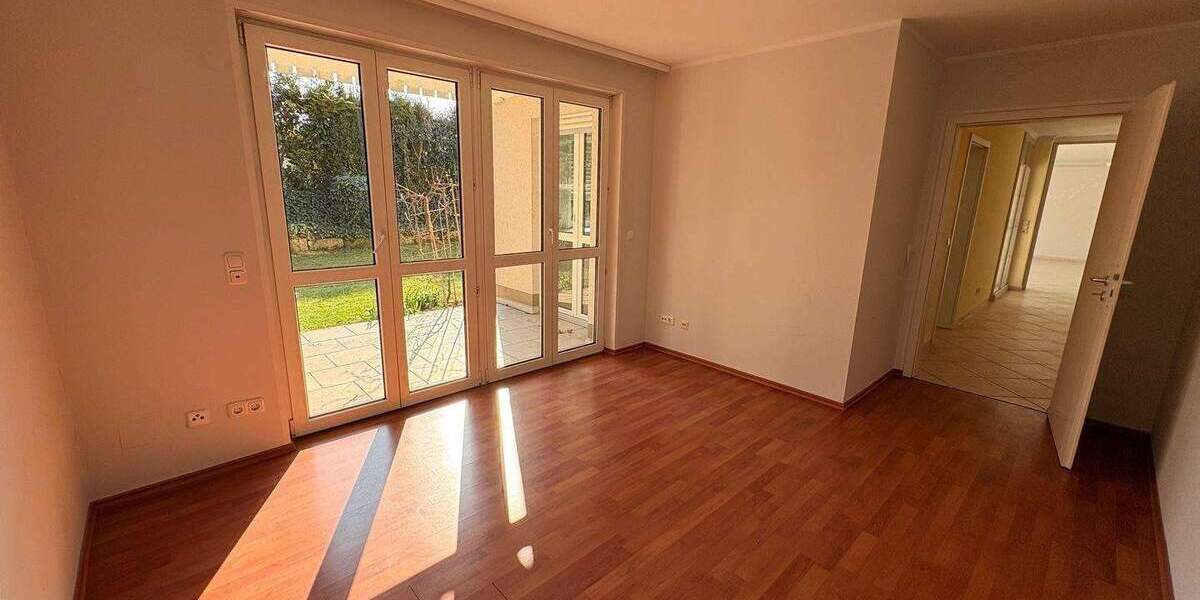 Etagenwohnung Nürnberg Gaismannshof - 4 Zimmer, 145 m&sup2;, 2.000&euro; | Angebot:25999687