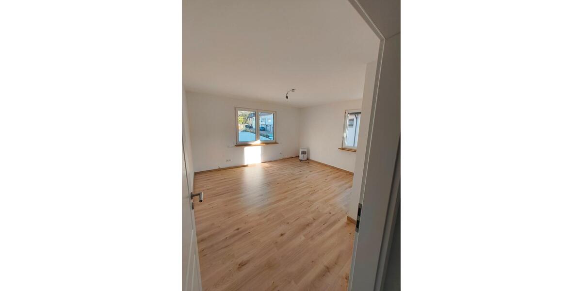 Doppelhaushälfte Schorndorf - 7.5 Zimmer, 182 m&sup2;, 2.550&euro; | Angebot:26463065