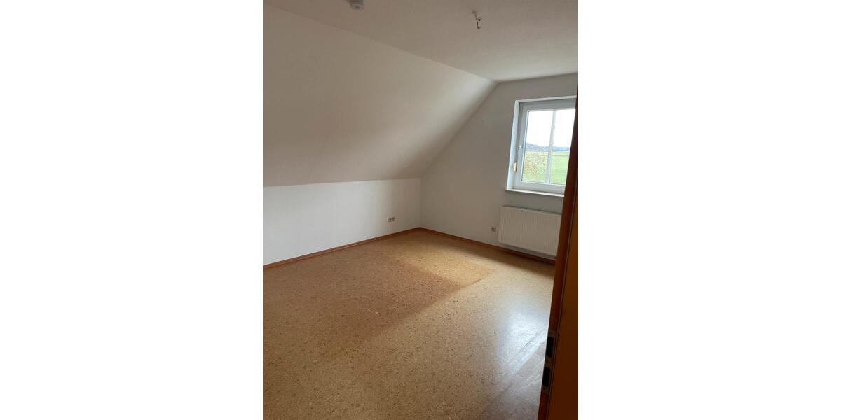 Etagenwohnung Rehling - 4 Zimmer, 145 m&sup2;, 2.250&euro; | Angebot:25497536