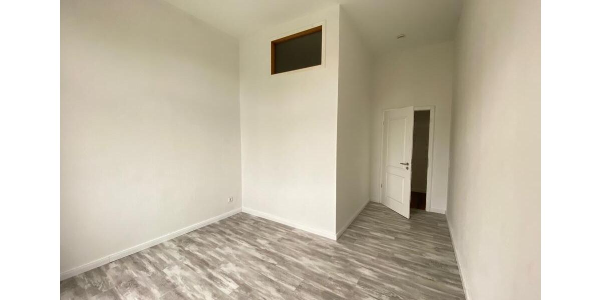 Etagenwohnung Güstrow - 4 Zimmer, 100 m&sup2;, 850&euro; | Angebot:25349003