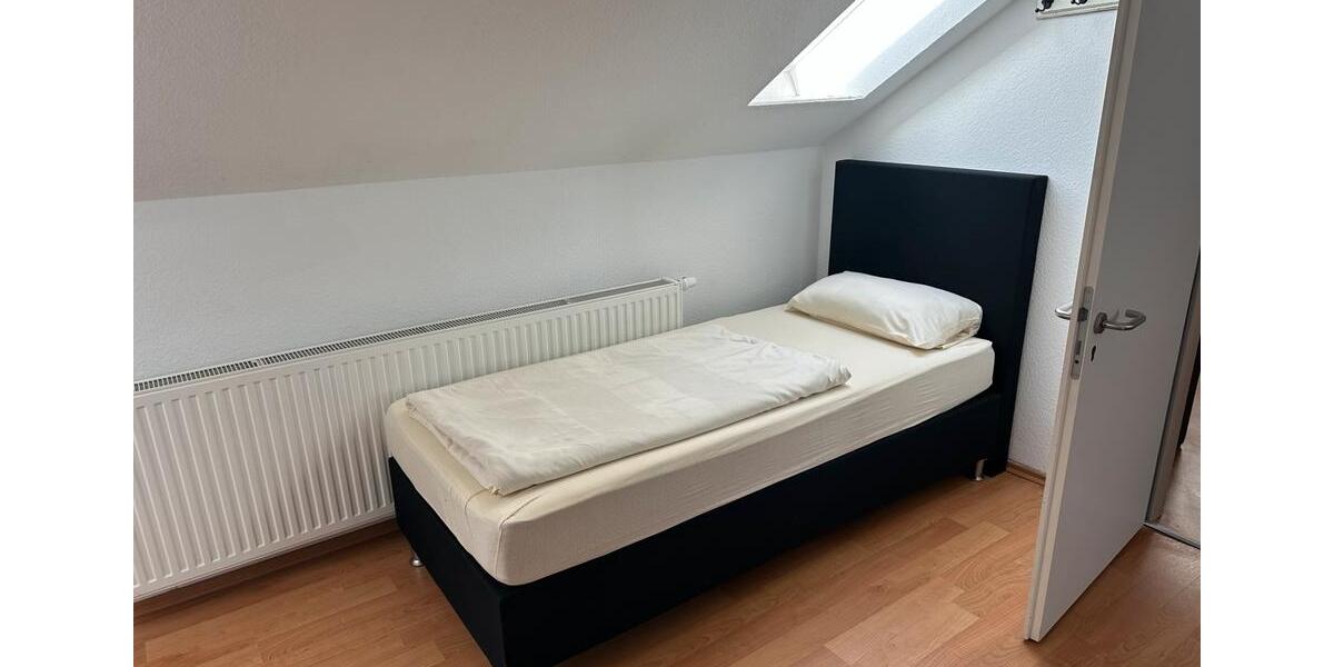 Dachgeschoßwohnung Löhne - 3 Zimmer, 100 m&sup2;, 20&euro; | Angebot:25404258