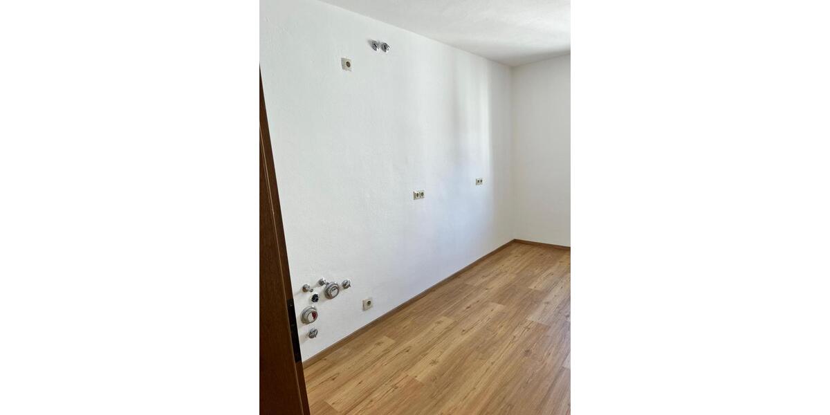 Etagenwohnung Ergoldsbach Langenhettenbach - 4 Zimmer, 132 m&sup2;, 1.400&euro; | Angebot:24624900