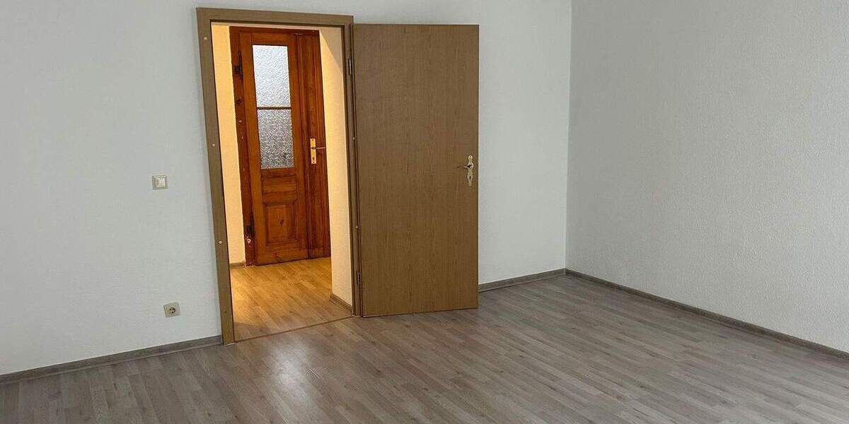 Etagenwohnung Halle (Saale) Giebichenstein - 4 Zimmer, 77 m&sup2;, 590&euro; | Angebot:26672530