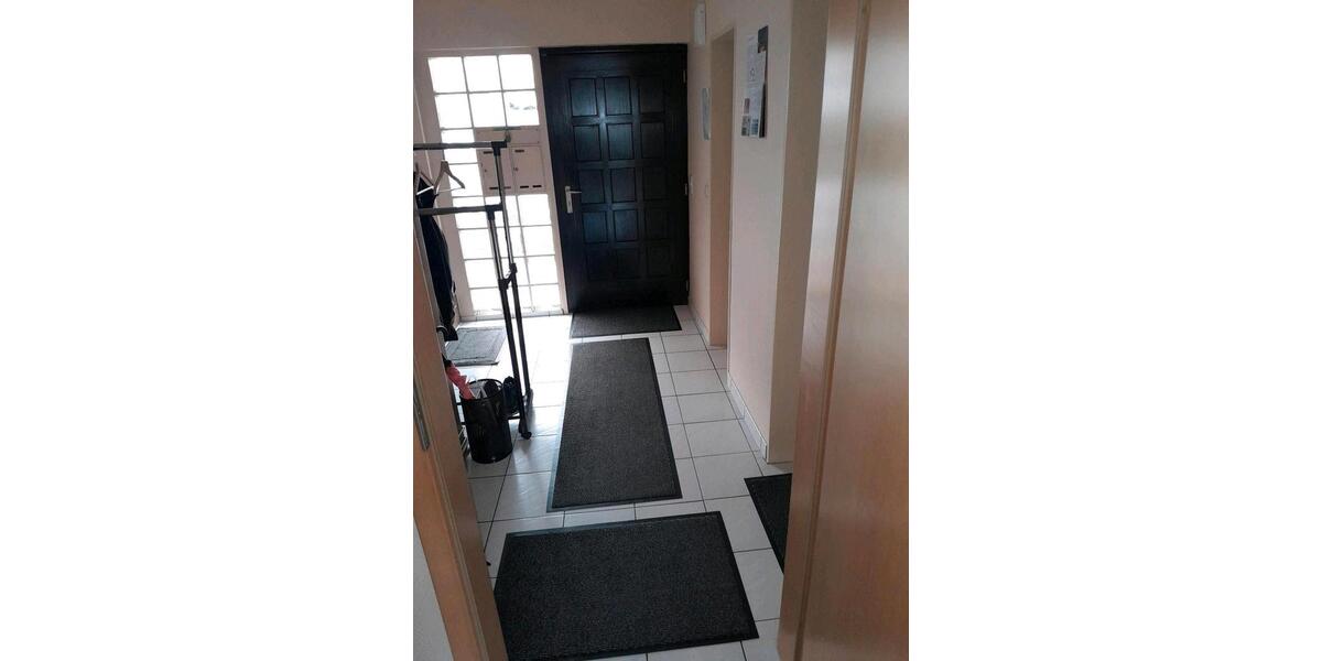 Etagenwohnung Rosbach vor der Höhe - 1 Zimmer, 100 m&sup2;, 600&euro; | Angebot:26491635