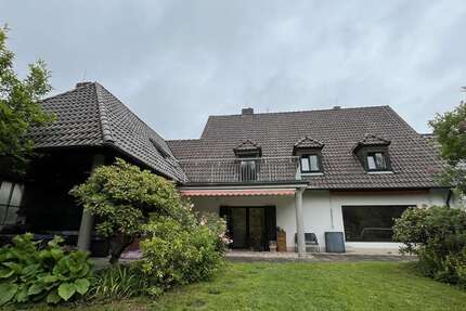 Haus Weiden - 7 Zimmer, 295 m&sup2;, 2.200&euro; | Angebot:27035342