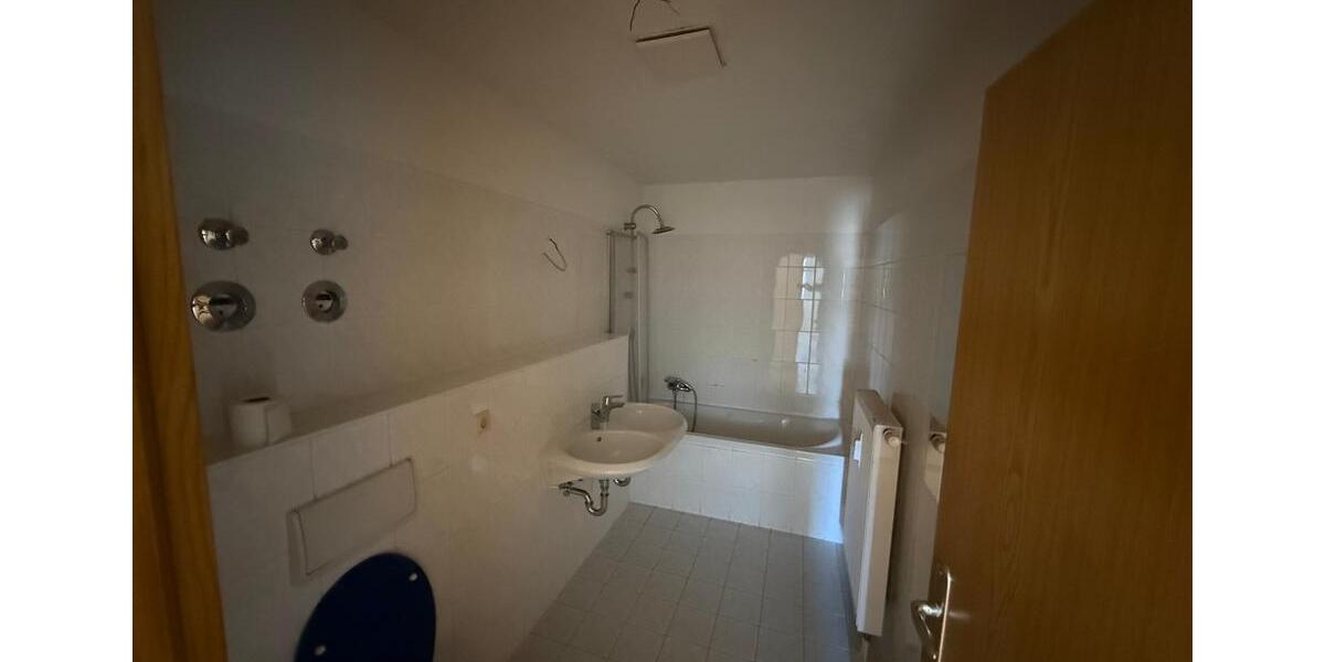 Etagenwohnung Reichenbach im Vogtland - 4 Zimmer, 103 m&sup2;, 539&euro; | Angebot:24522431