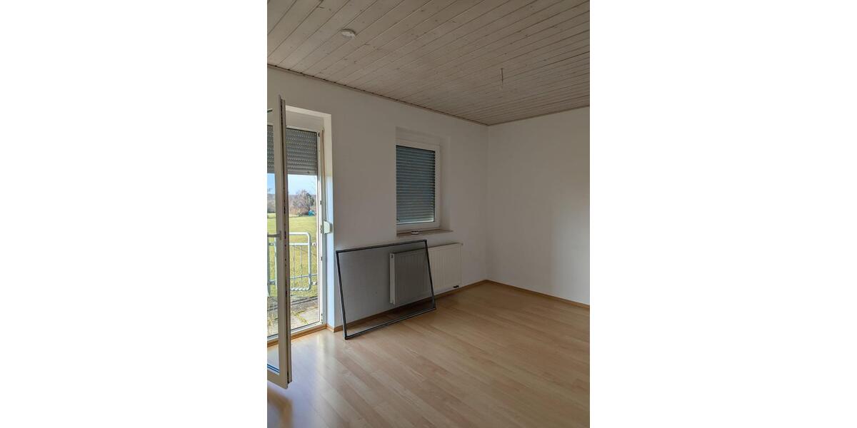 Etagenwohnung Grettstadt - 4 Zimmer, 85 m&sup2;, 600&euro; | Angebot:25415204