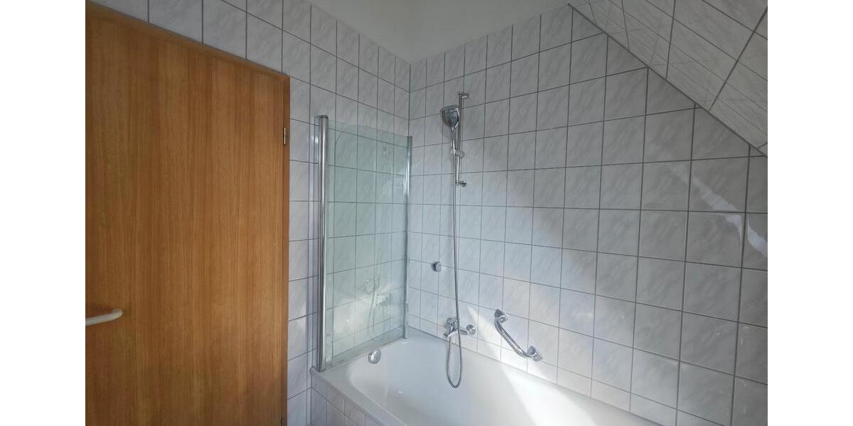 Helle 2,5 Zimmer DG in Herrenberg-Oberj mit Balkon - Möbliert 2 zimmer