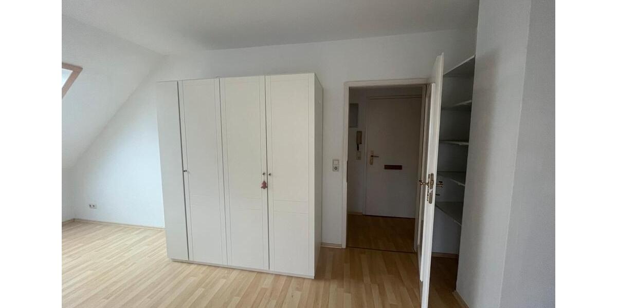 Dachgeschoßwohnung Kiel Blücherplatz - 1 Zimmer, 40 m&sup2;, 650&euro; | Angebot:25811752