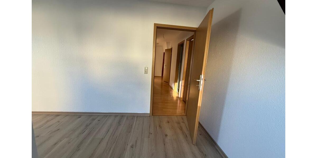Etagenwohnung Reichenbach im Vogtland - 4 Zimmer, 103 m&sup2;, 539&euro; | Angebot:24522431