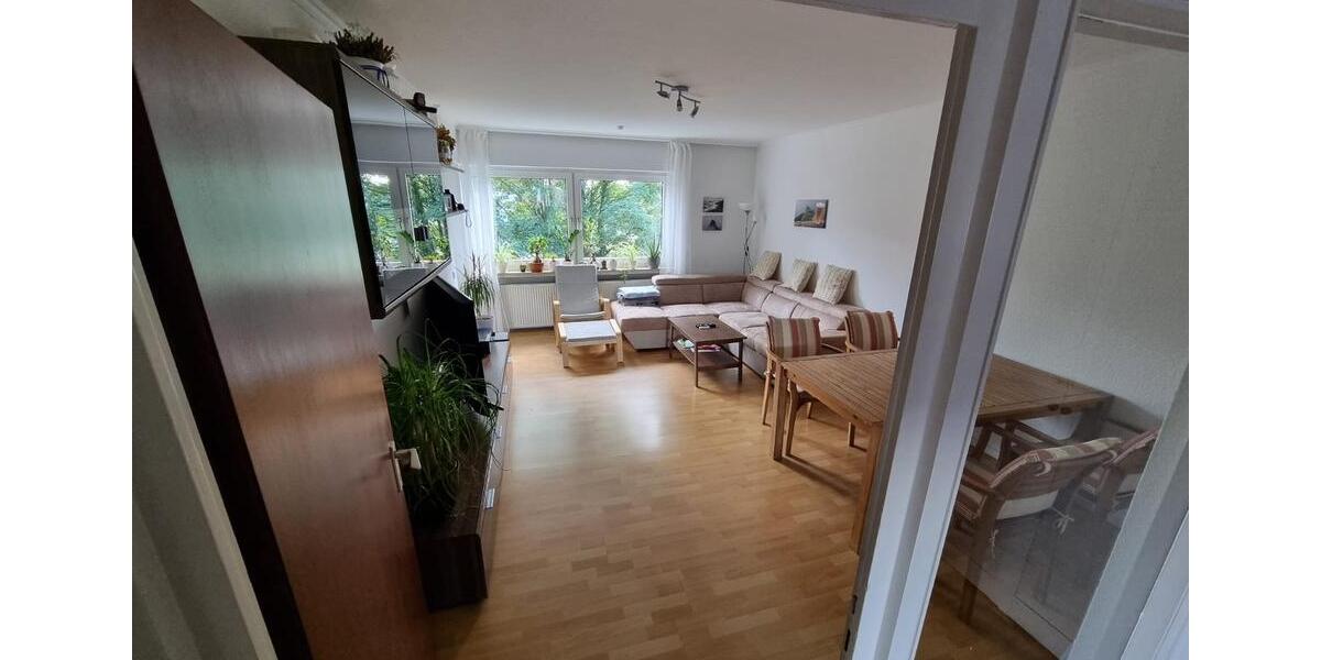 Sonnendurchflutete 3-Zimmer-Wohnung mit Einbauküche und Balkon 3 zimmer