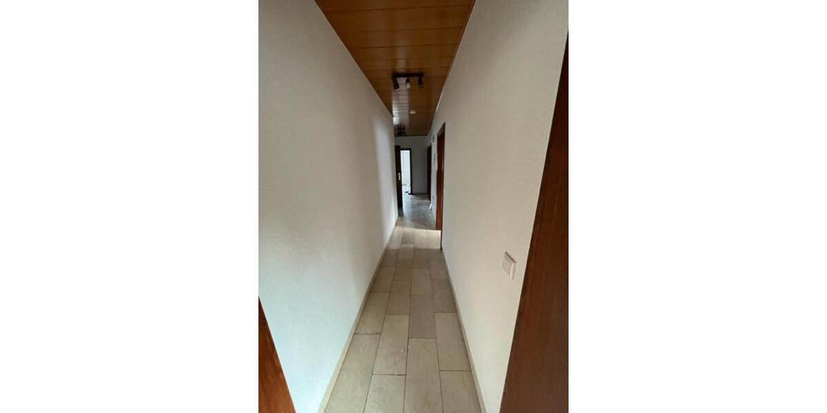 Etagenwohnung Roßdorf - 4 Zimmer, 113 m&sup2;, 1.200&euro; | Angebot:24239924