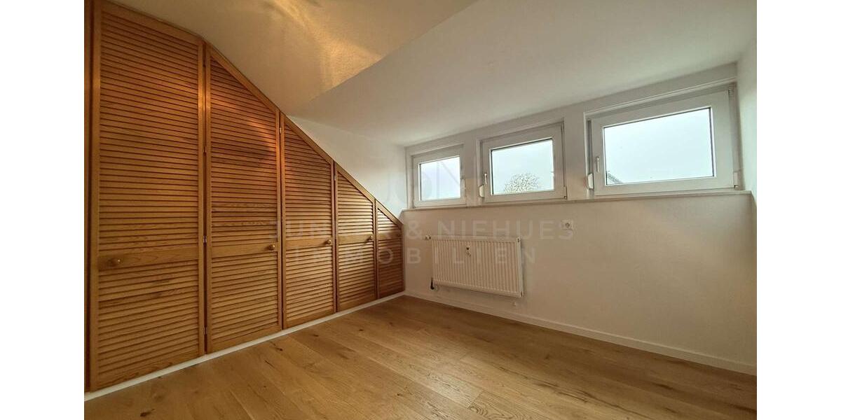 Etagenwohnung Oerlinghausen - 4 Zimmer, 120 m&sup2;, 1.200&euro; | Angebot:23246357