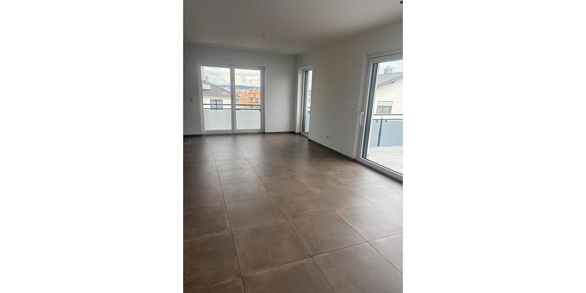 Etagenwohnung Köfering - 4 Zimmer, 140 m&sup2;, 1.700&euro; | Angebot:26534466